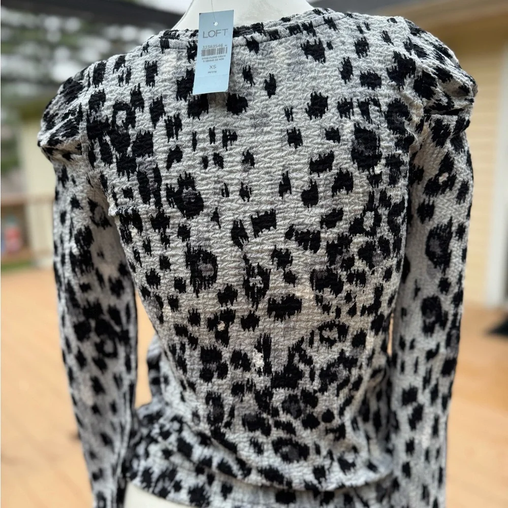 Loft Black and White Leopard Print Women's Long sleeve Top size XSP NWTS - Picture 5 of 6